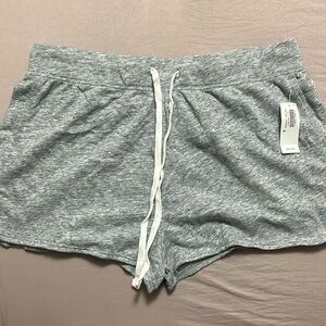 gray old navy sweat-shorts